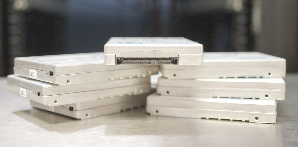 StorageReview-Solidigm-P5520-Connector.jpg
